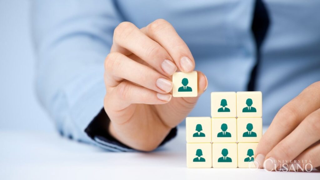Comment devenir gestionnaire RH: formation, rôles, salaire