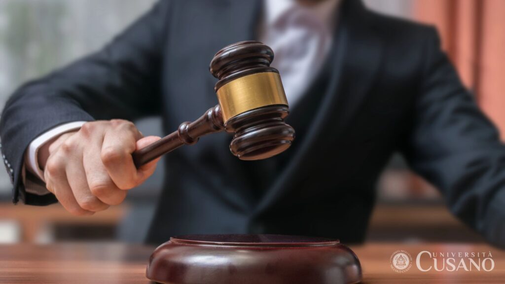 Administrateur judiciaire: qui il est, ce qu'il fait, combien il gagne