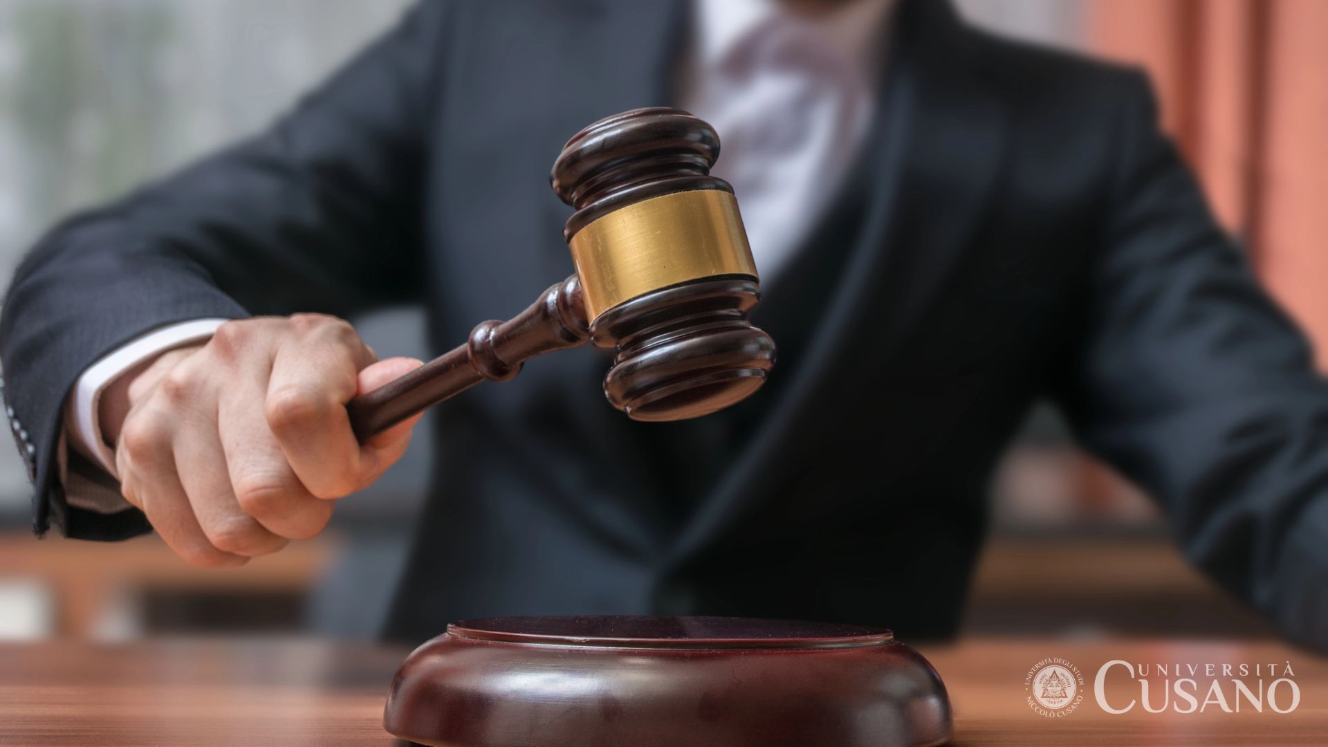 Administrateur judiciaire: qui il est, ce qu'il fait, combien il gagne
