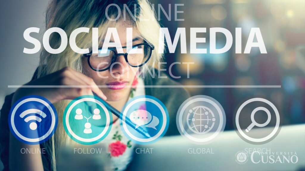 Comment devenir directeur des médias sociaux: le chemin de l'étude idéal