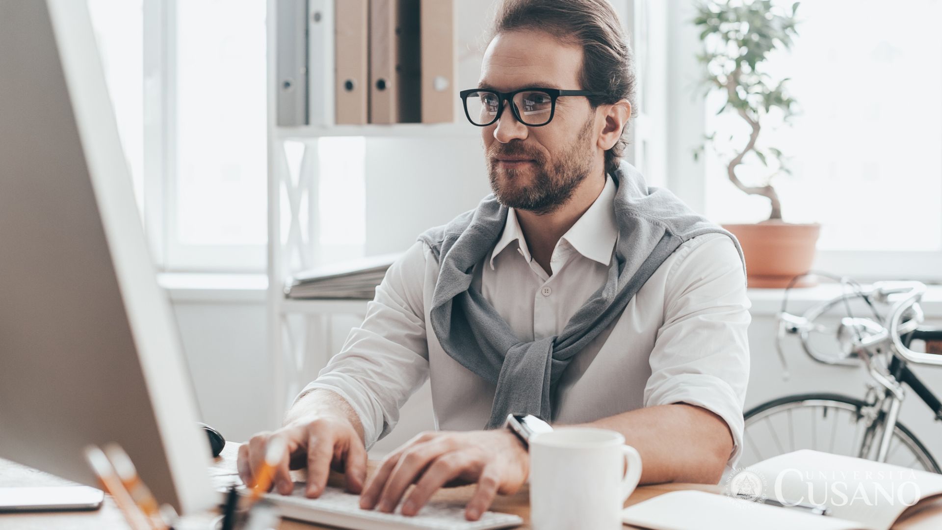 Comment devenir gestionnaire de commerce électronique: guide pratique