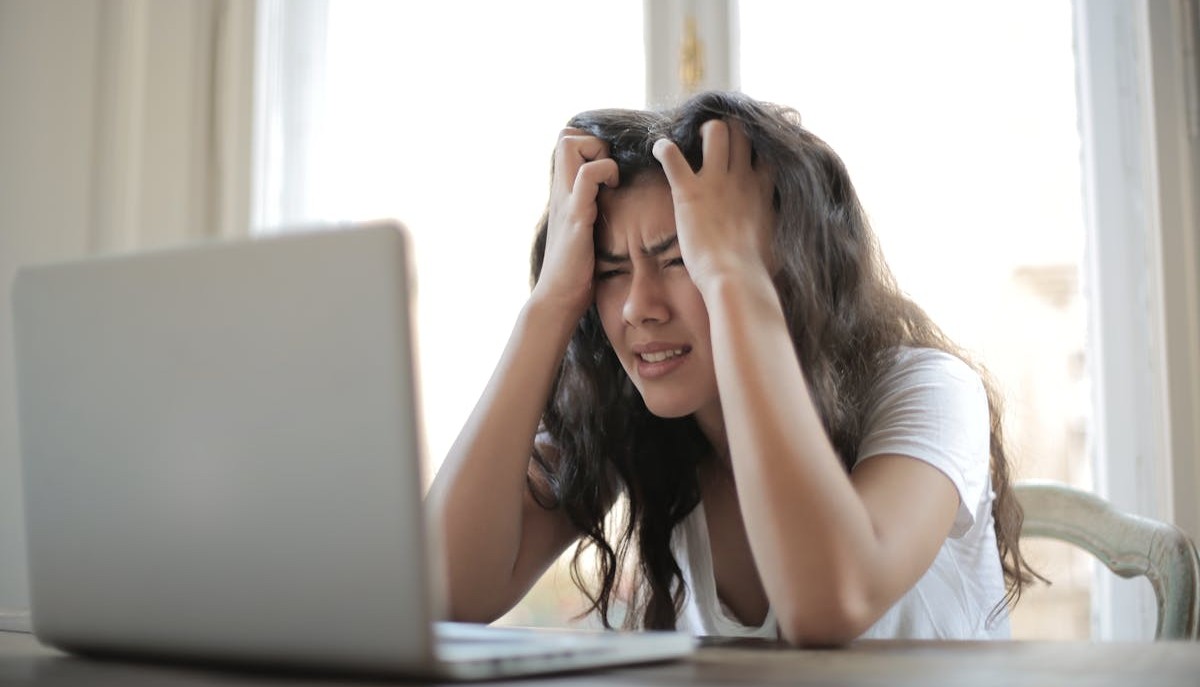 Que sont les examens universitaires « tampon rouge » ?