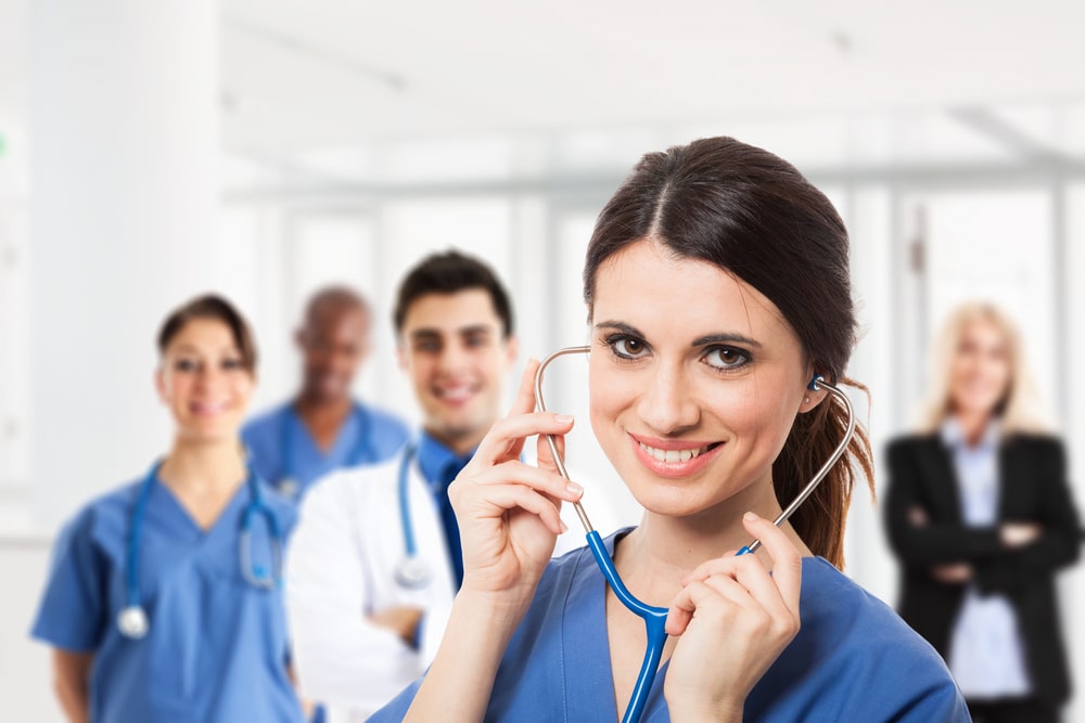 des maîtres qui donnent des emplois en médecine