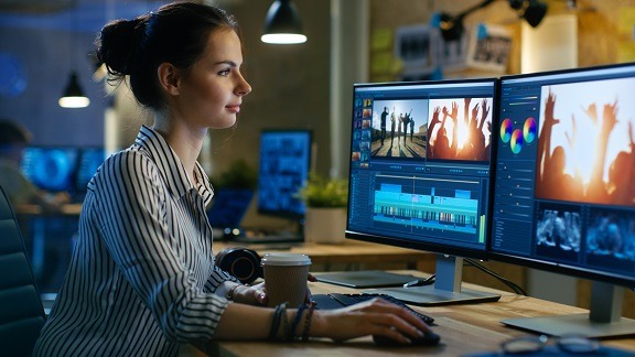 Créateur de contenu : ce qu'il fait, combien il gagne et comment le devenir