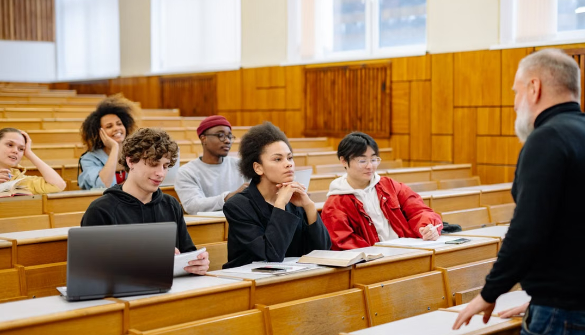 Bourses universitaires 2026/2027 : plus de 845 millions d'euros