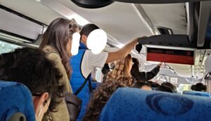 Une heure et demie de bus pour aller à l'université : le reportage